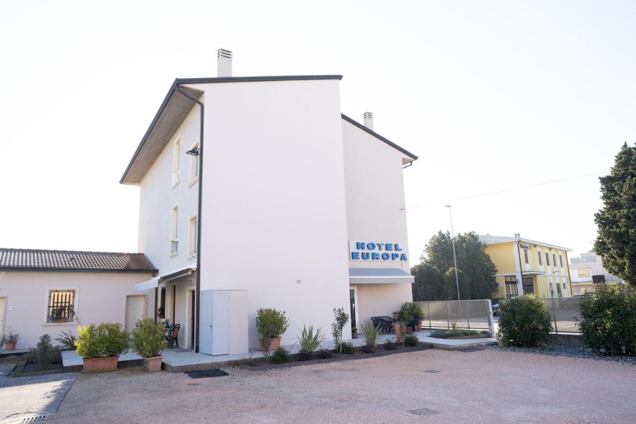 דוסובונו Hotel Europa מראה חיצוני תמונה