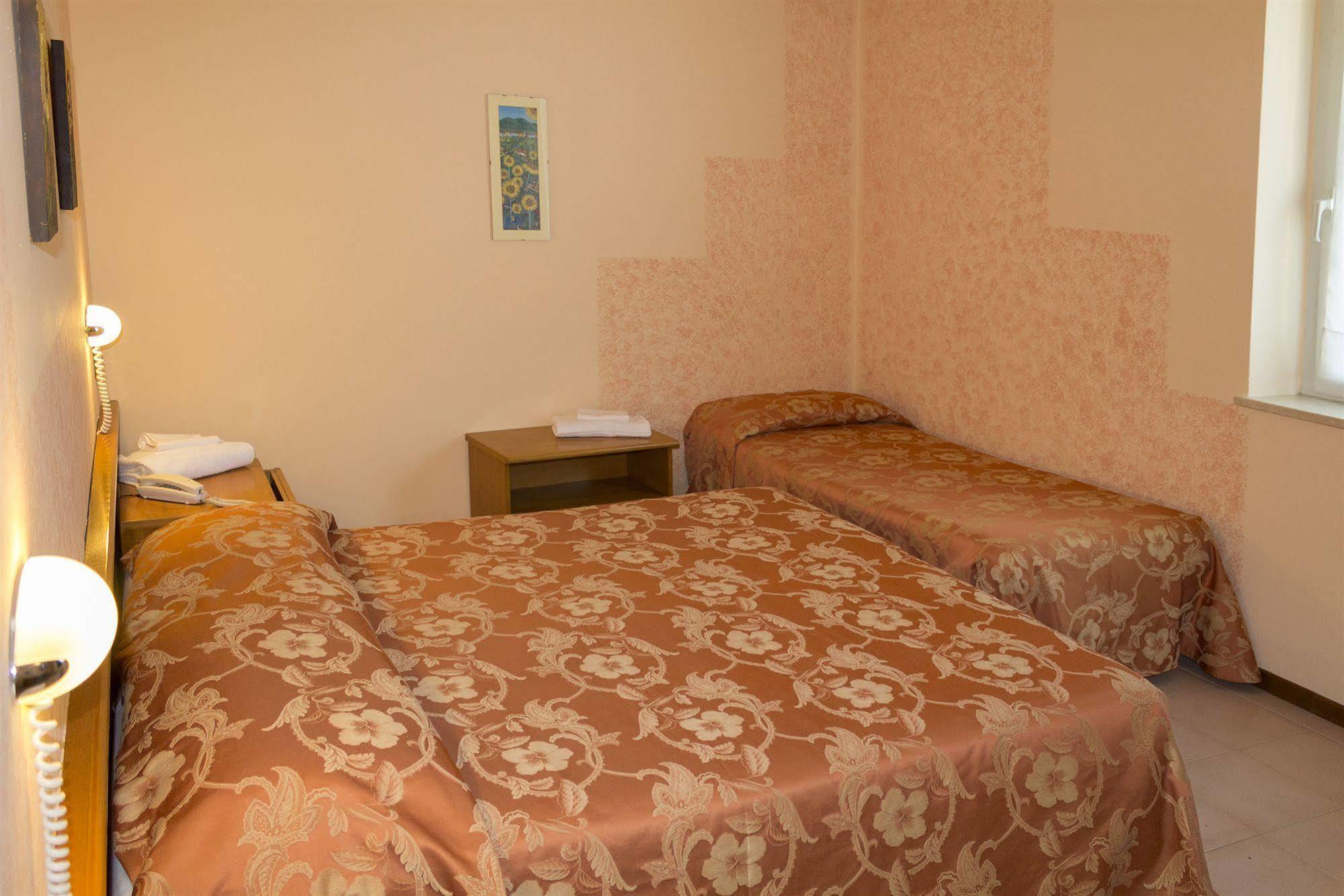 דוסובונו Hotel Europa מראה חיצוני תמונה